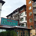 Annett At Emerald