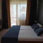 Апартамент Annett At Emerald *