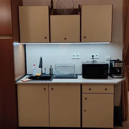 Annett At Emerald Apartment