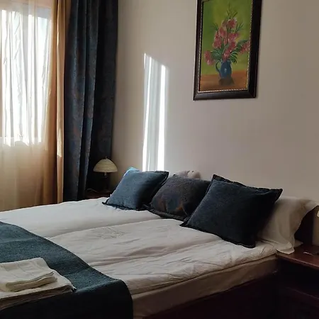 Annett At Emerald Lejlighed